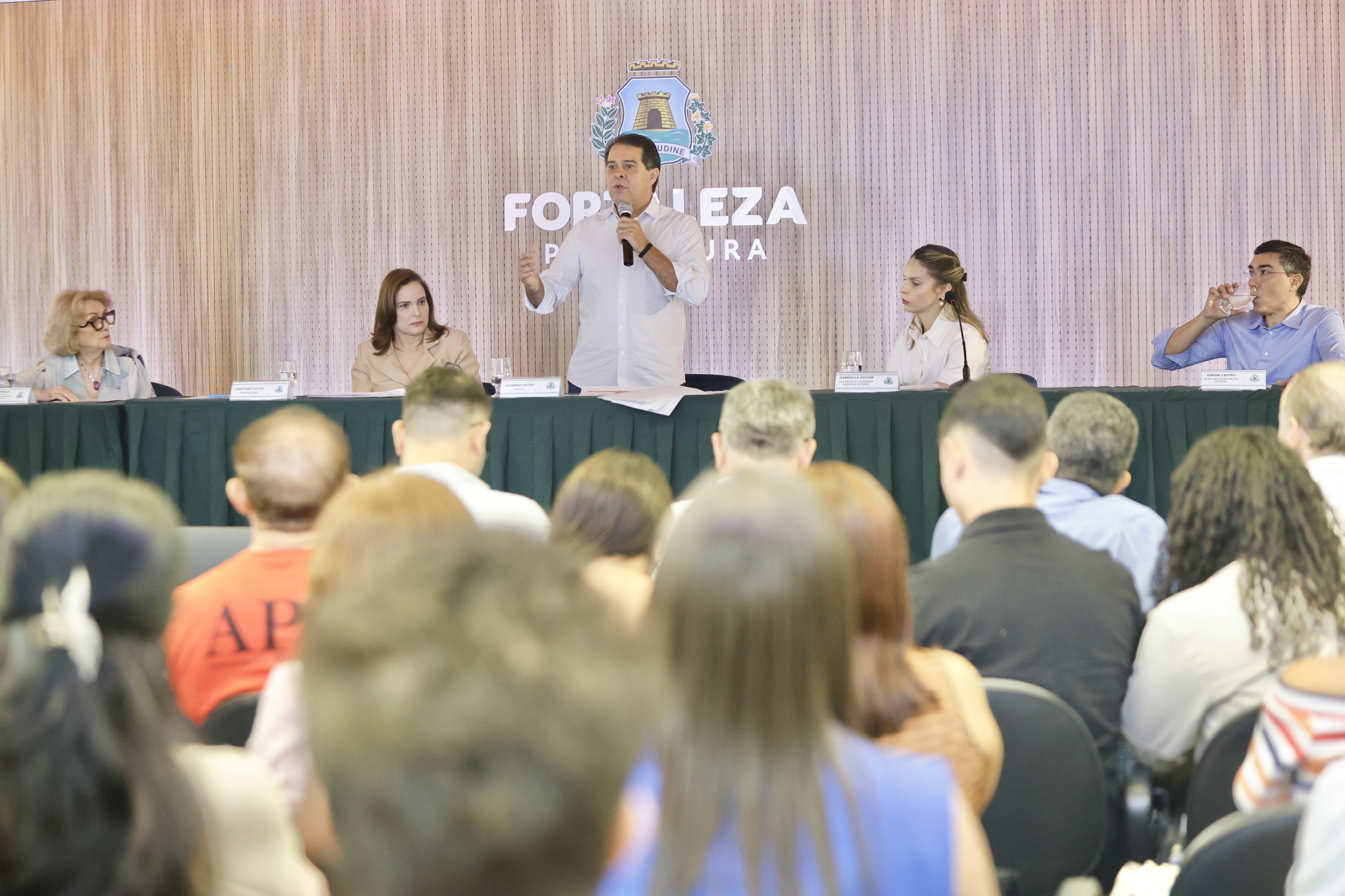 imagem aberta do auditório do paço